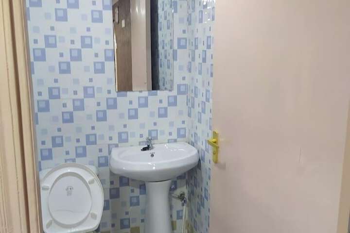 Room 10 of 26