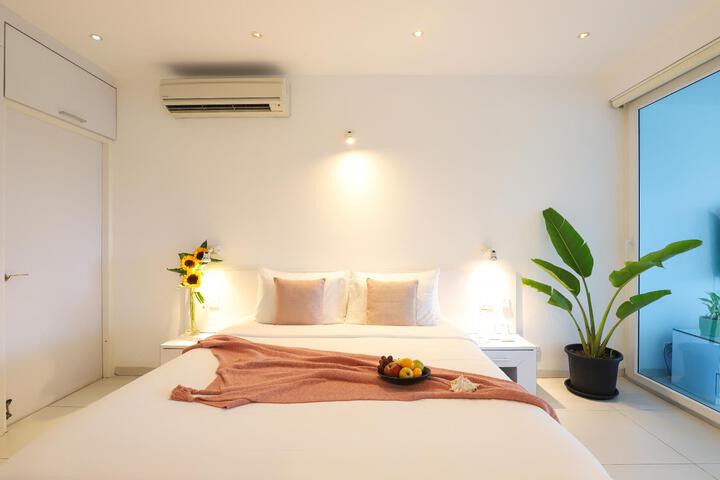 Room 6 of 15