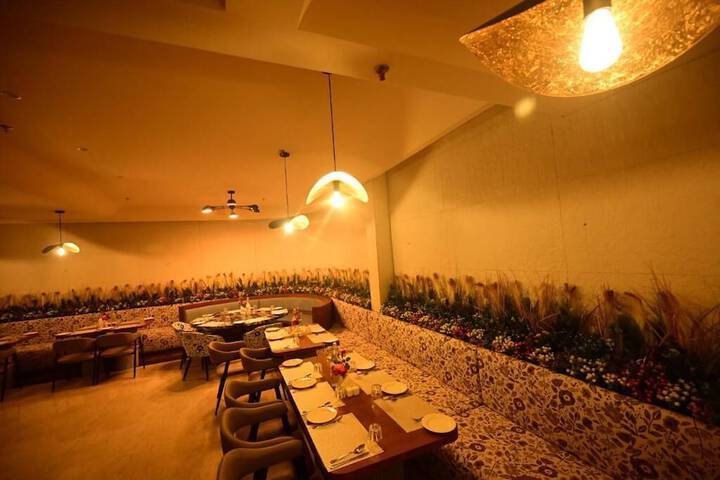 Dining 18 of 39