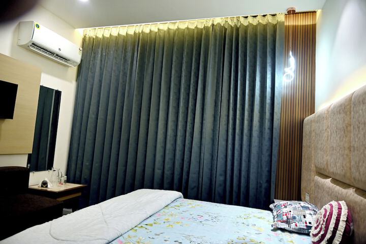 Room 6 of 54