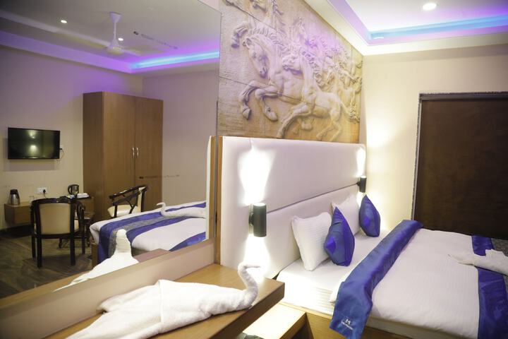 Room 7 of 26
