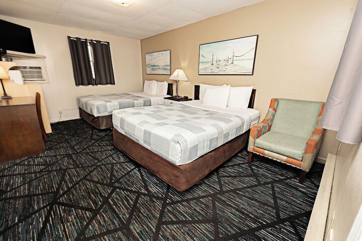 Room 5 of 12