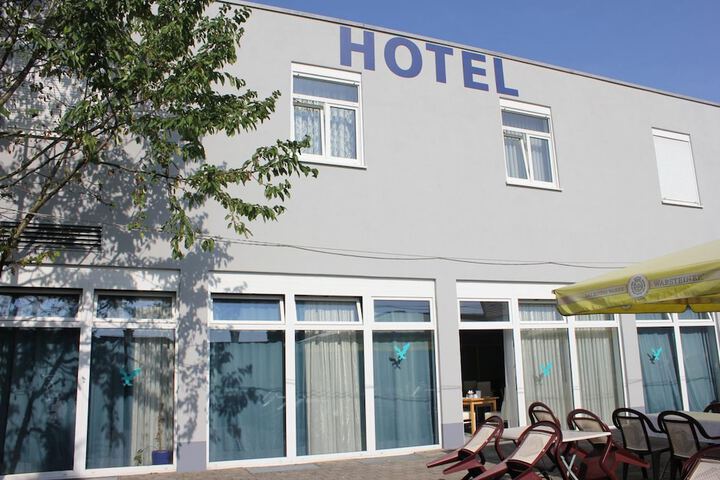 Hotel 44 of 44