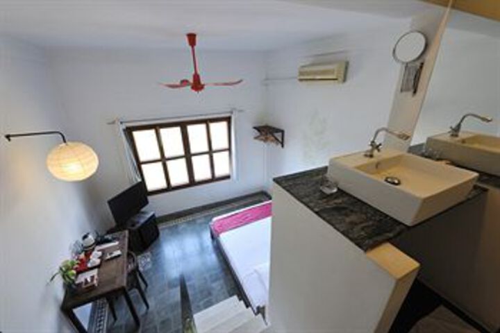 Room 18 of 24