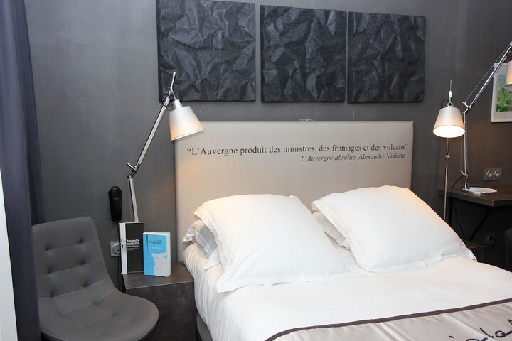 Room 10 of 48