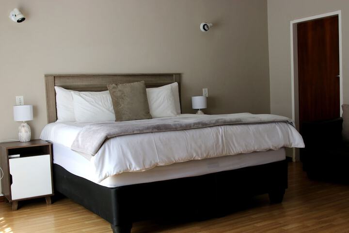 Room 12 of 40