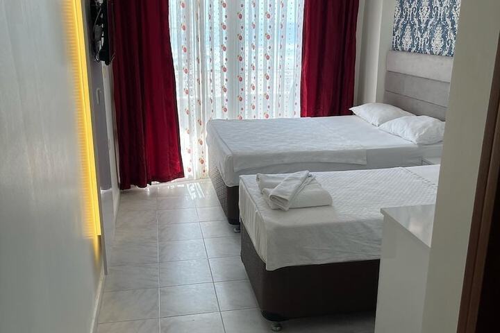 Room 5 of 33