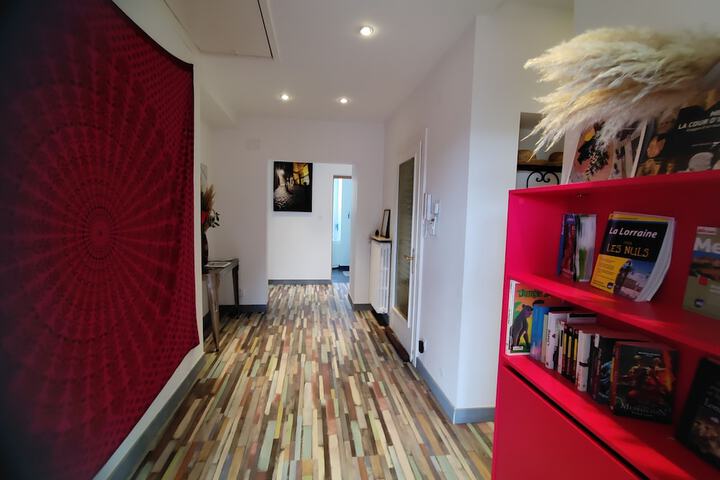Lounge 50 of 70