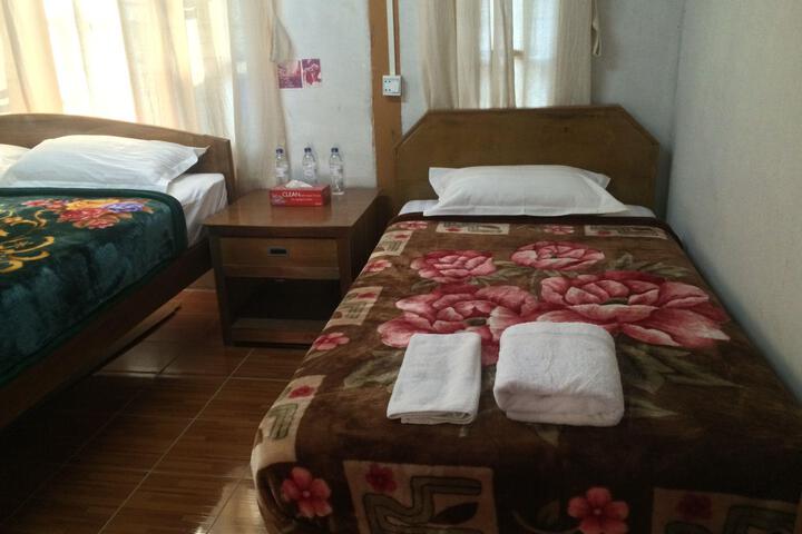 Room 2 of 5