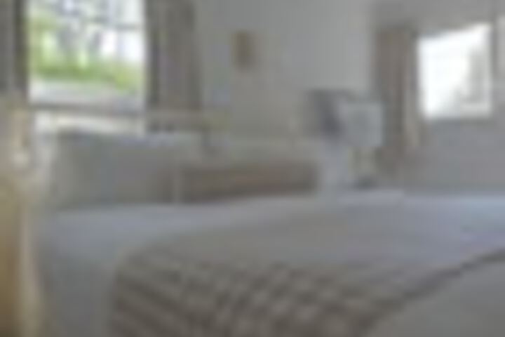 Room 20 of 549