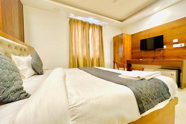Glory The Hotel Near Delhi International Airport
