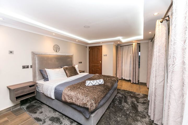 Room 5 of 34