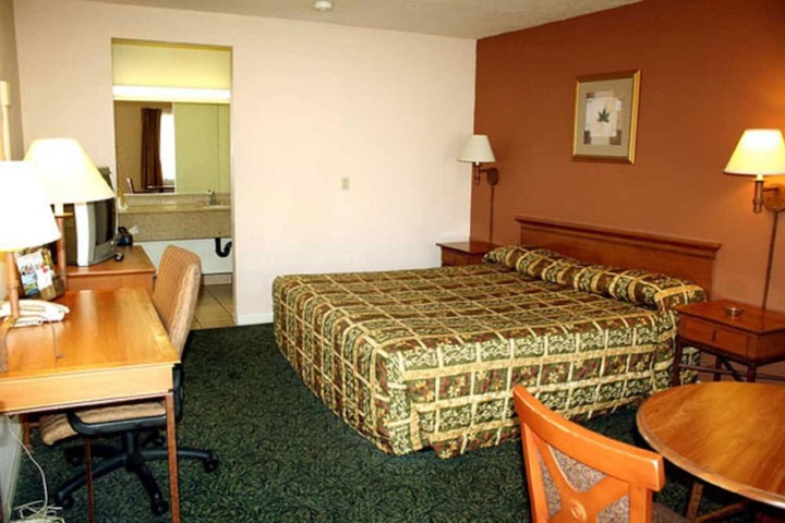 Room 9 of 47