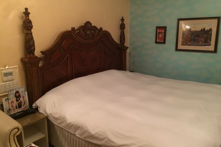 Room 9 of 22