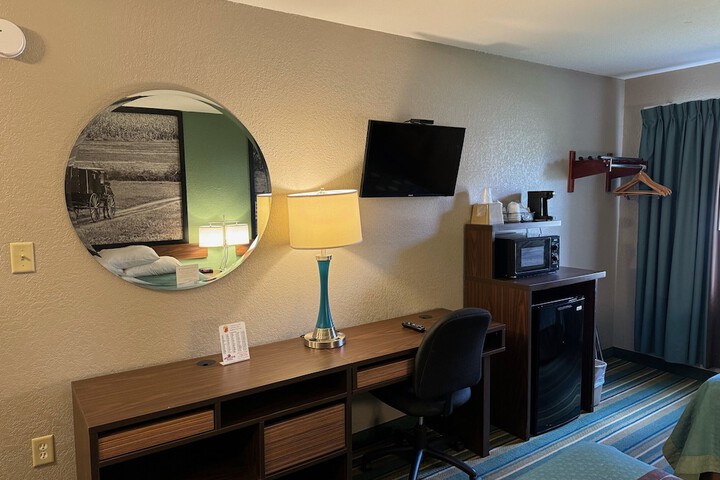 Room 11 of 17