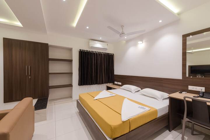 Room 28 of 38