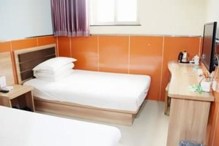 Room 7 of 36