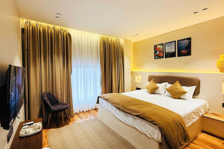 Room 54 of 104