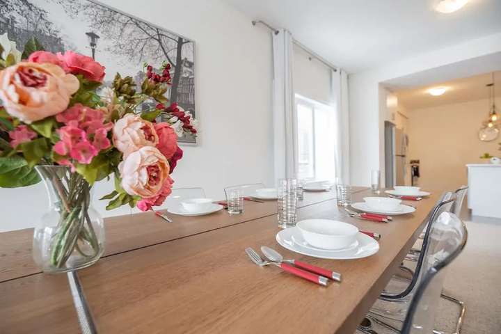 Lavish Brand New Four Bedroom Townhouse