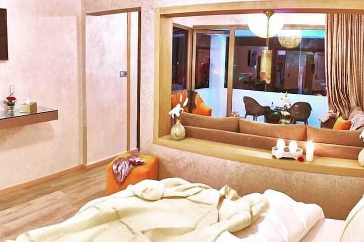 Room 14 of 33