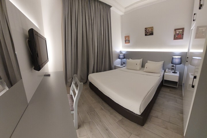 Room 19 of 64