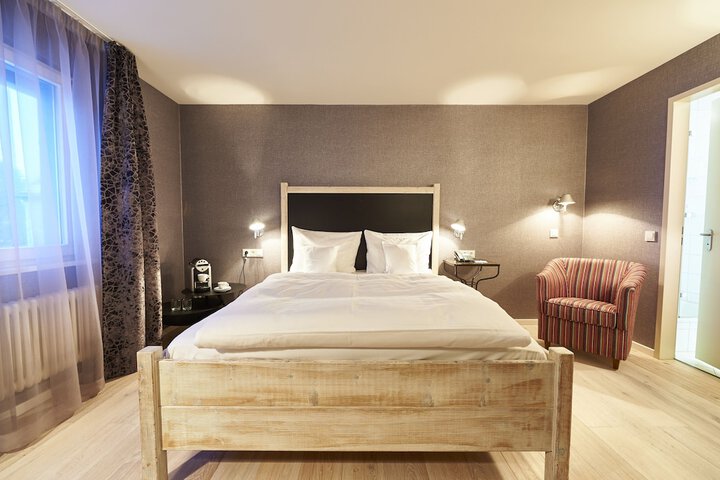 Room 5 of 72
