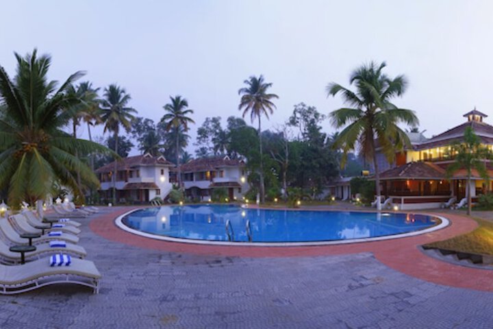 Hotel Pool
