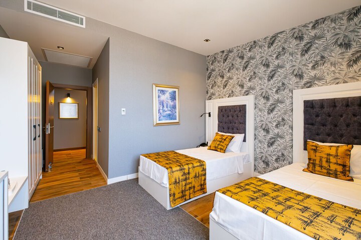 Room 35 of 51