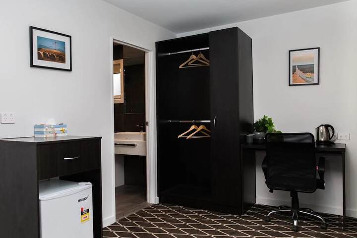Room 2 of 34