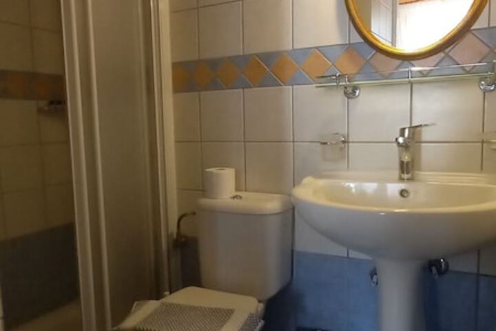 Room 22 of 46