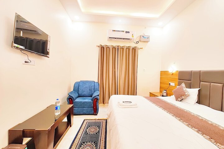 Room 6 of 31