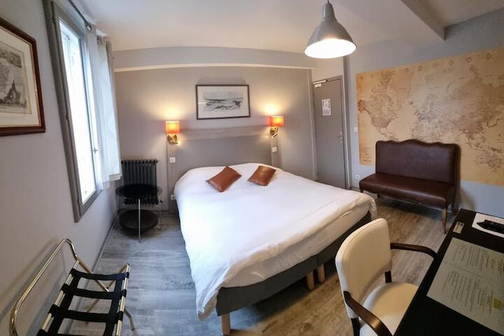 Room 11 of 30