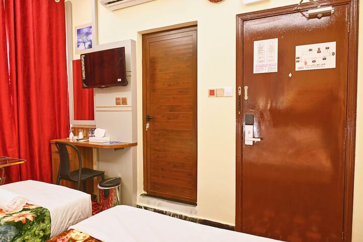 Room 10 of 25