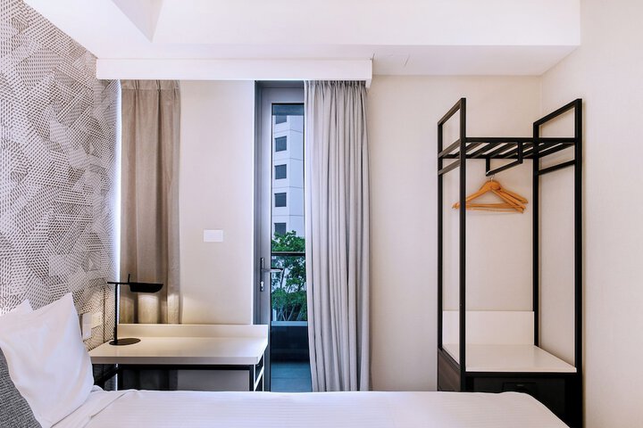 Room 6 of 81