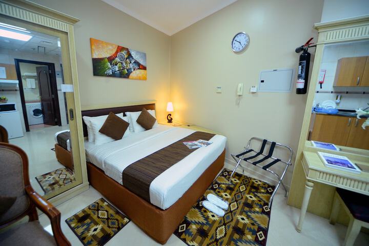 Room 2 of 65