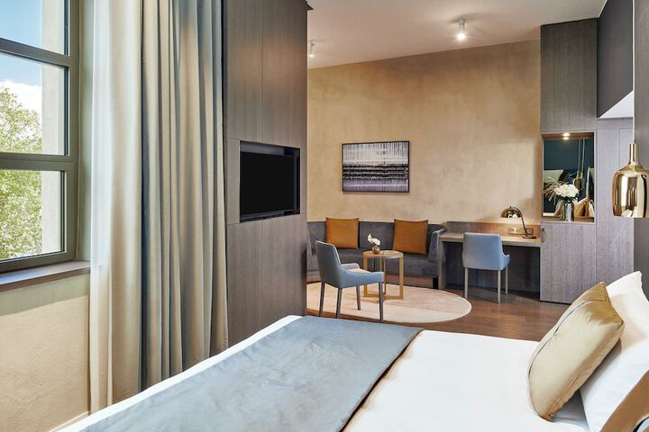 Room 25 of 121