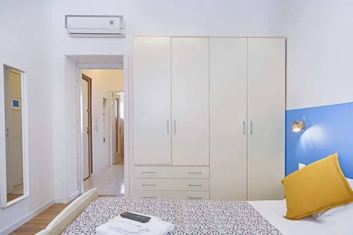 Room 3 of 12