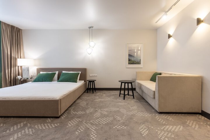 Room 28 of 125