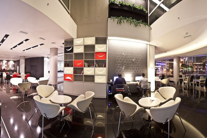 Business Center 39 of 41