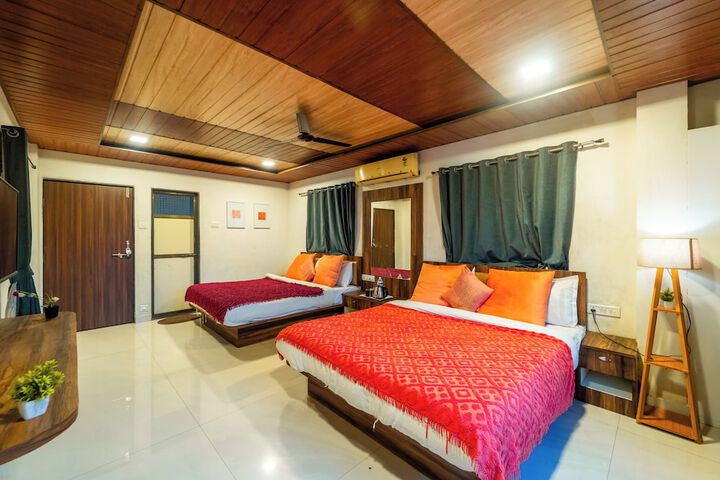 Room 3 of 55