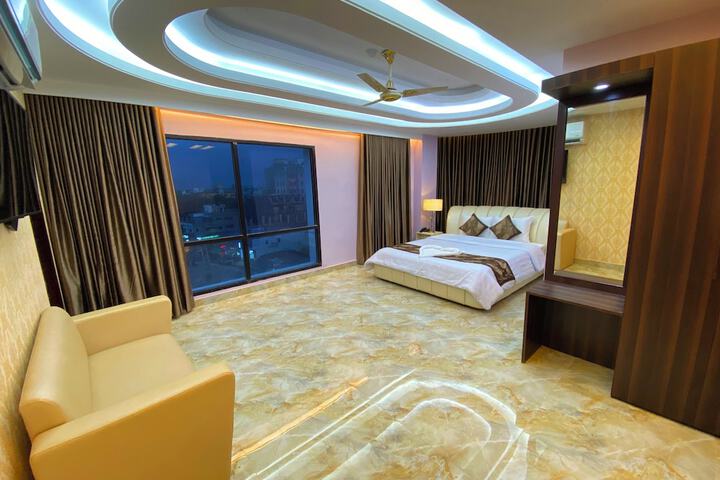 Room 15 of 25
