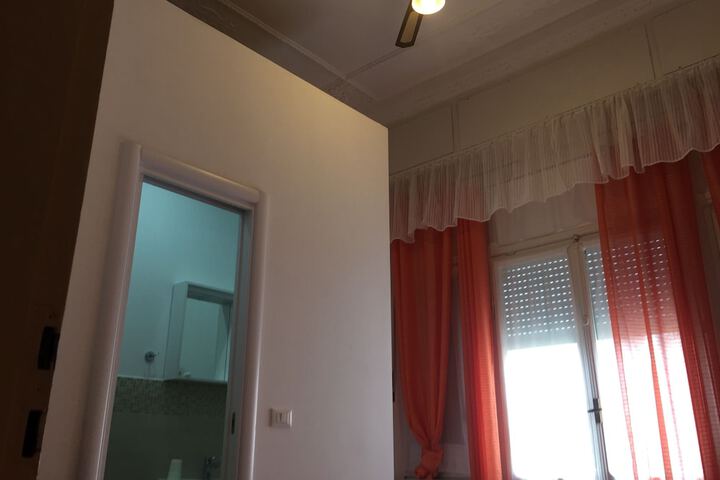 Room 8 of 15