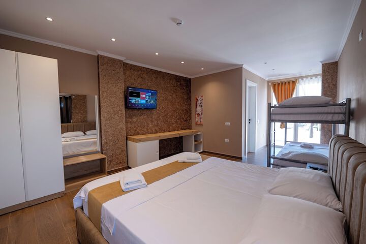 Room 25 of 129