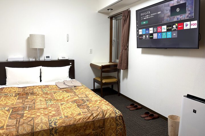 Room 25 of 33