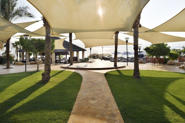 Hotel Exterior 172 of 175