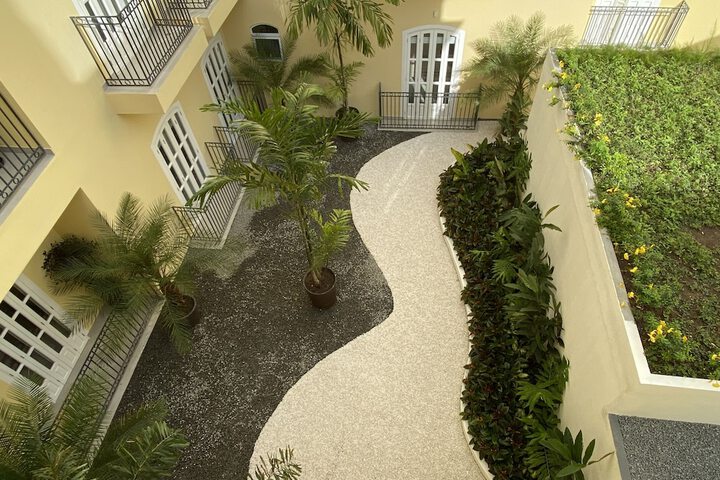 Hotel Exterior 76 of 77