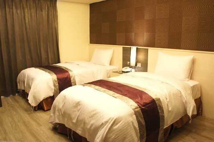 Room 38 of 61