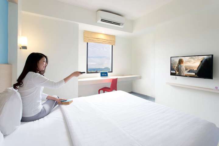 Room 7 of 28