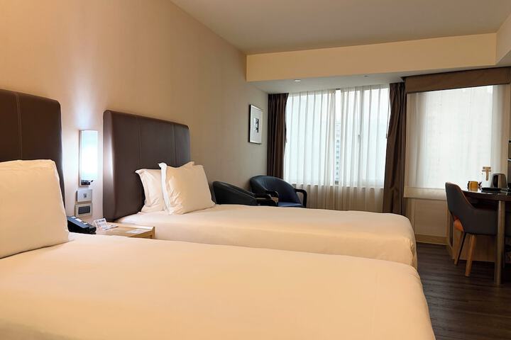 Room 14 of 42