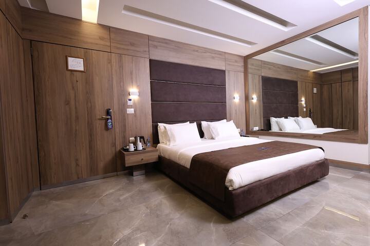 Room 42 of 105